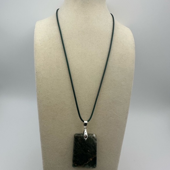 Moss Agate Pendant Necklace - Picture 4 of 11